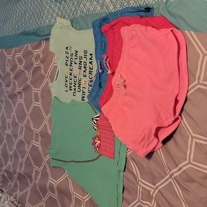 Bundle of 2 shirts & 3 shorts, shirts kids med/ shorts size 7/8